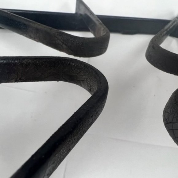 set of 4 used stove grates for gas stove black-model #JGBS04BPWTWH - Picture 2 of 3